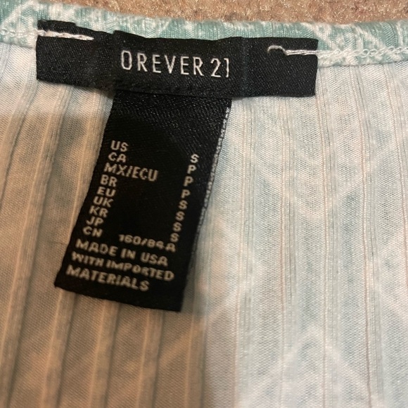 Forever 21 Green bandana style short sleeve crop top size small - Picture 5 of 8